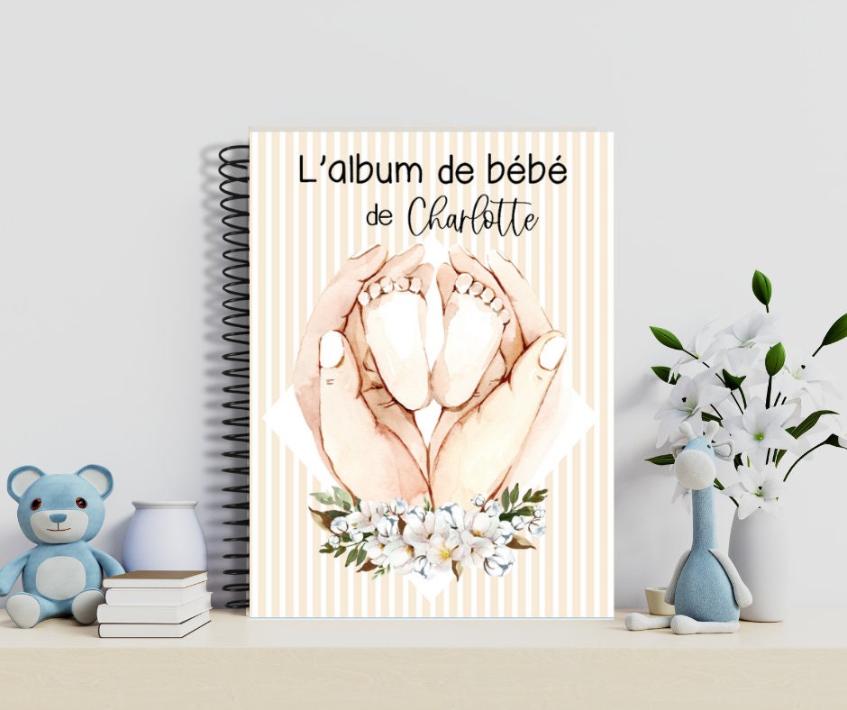 Album de bébé - page couverture petits pieds