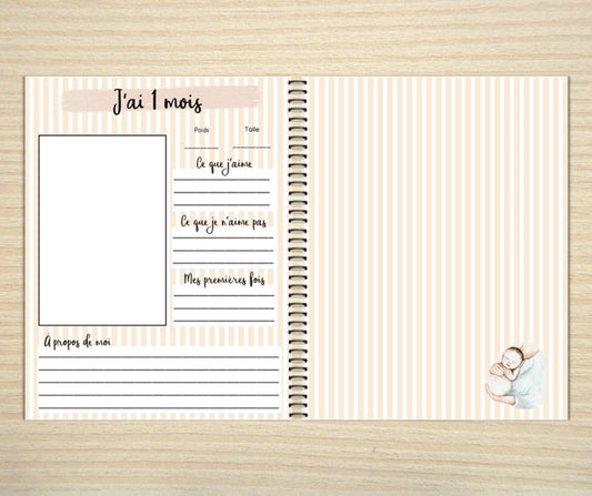 Album de bébé - page couverture petits pieds