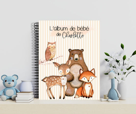 Album de bébé - page couverture animaux de la forêt
